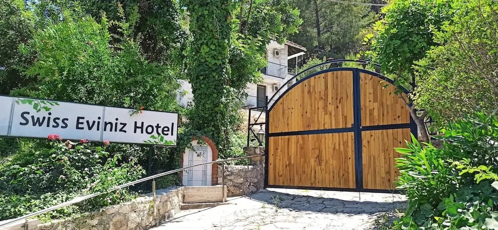 Swiss Eviniz Hotel