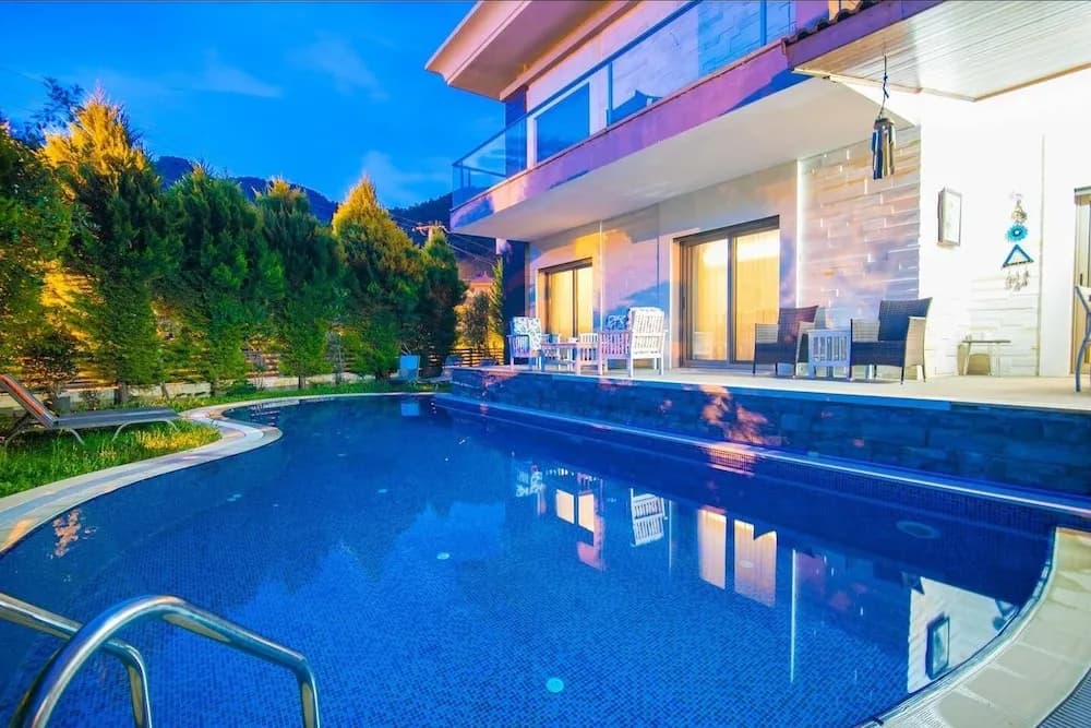 Jotun Villa, İçmeler