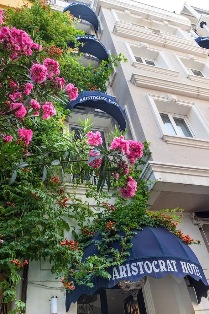 Aristocrat Hotel