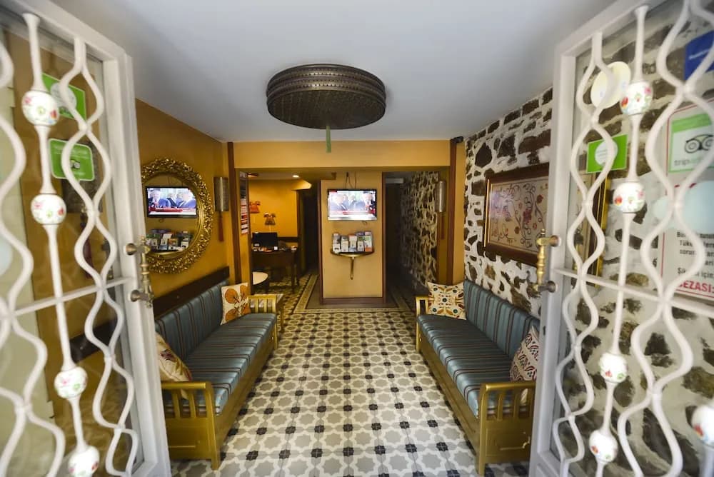 Merial Hotel