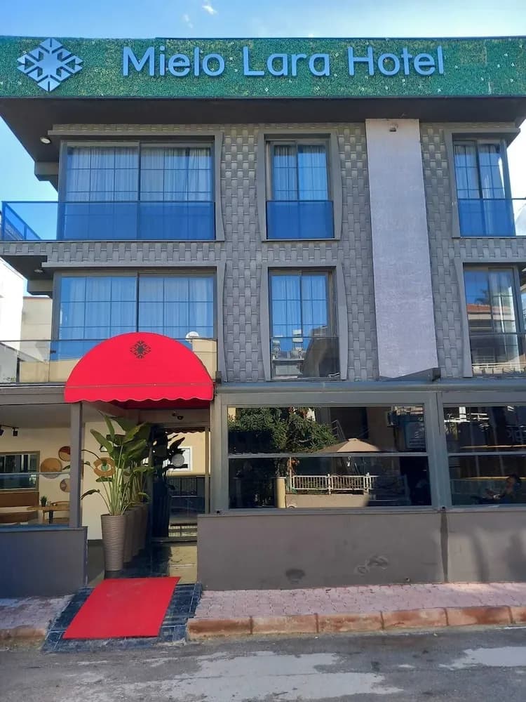 Konaklama yerinin ön cephesi