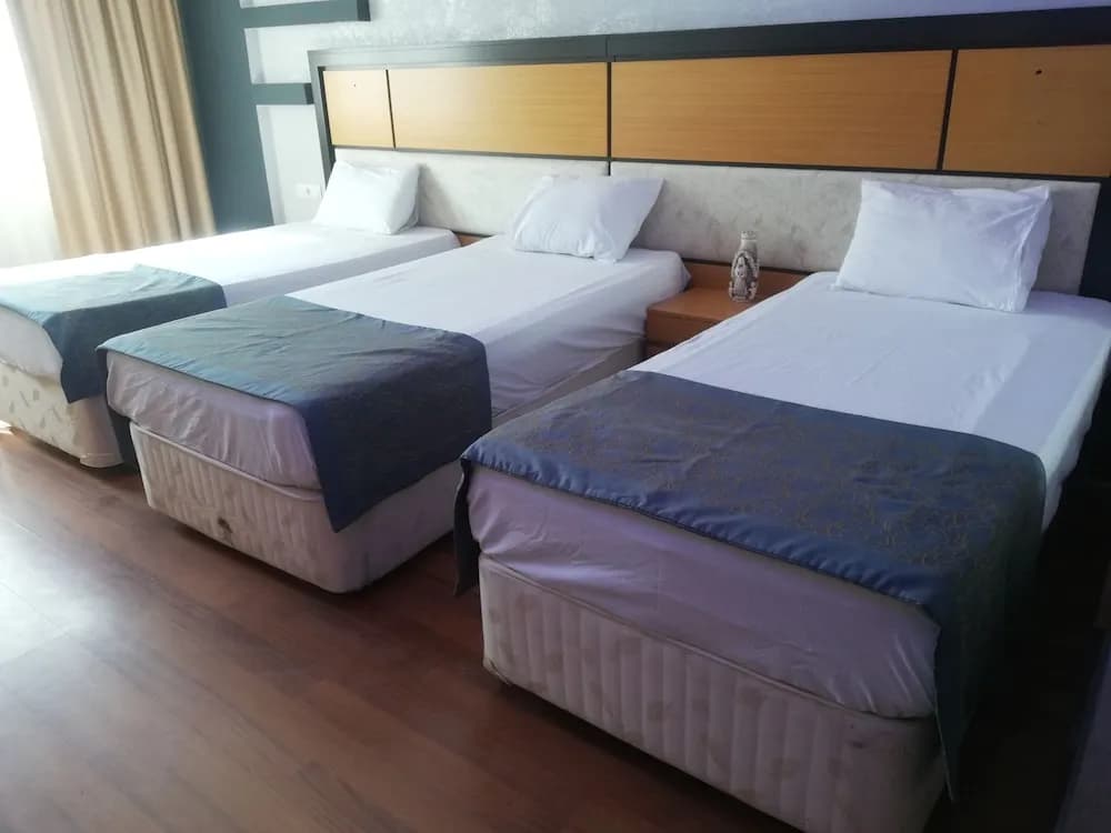 Ünaten Otel