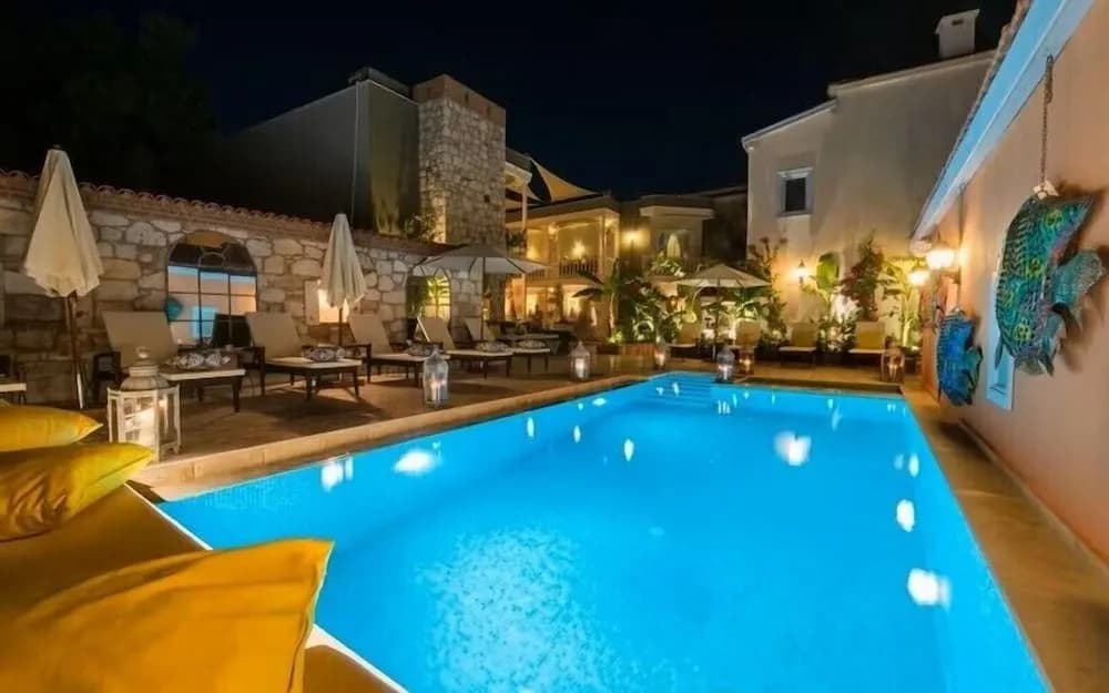 Marge Hotel