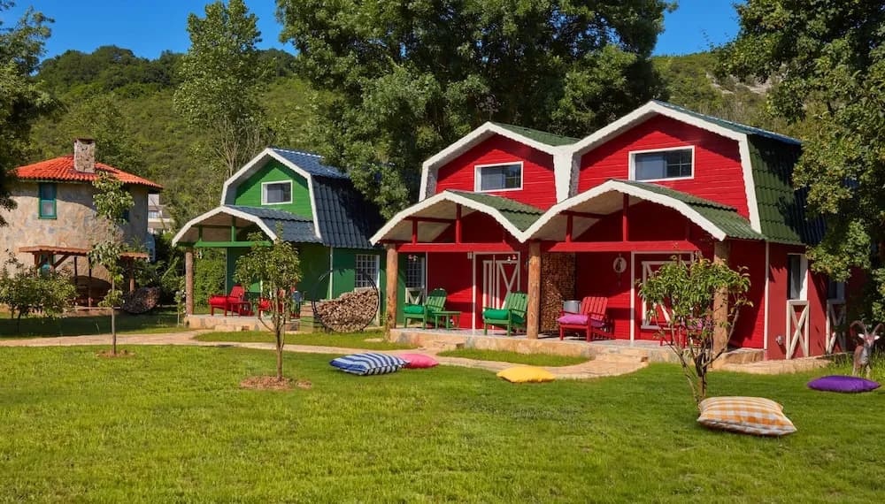 Dachas Cove Hotel