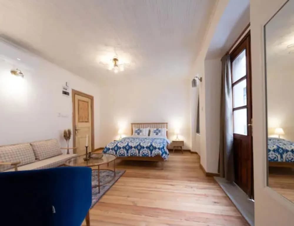 Galata'da Balkonlu Pera Suites