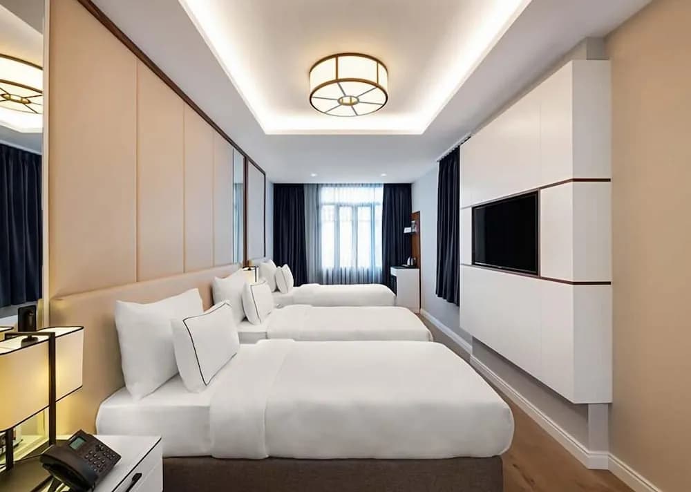 Gleam Collection Hotel