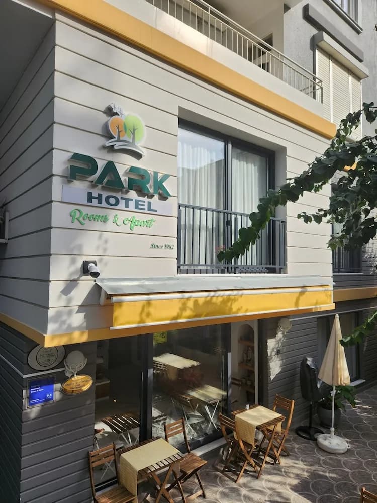 Park Hotel Rooms & Apart