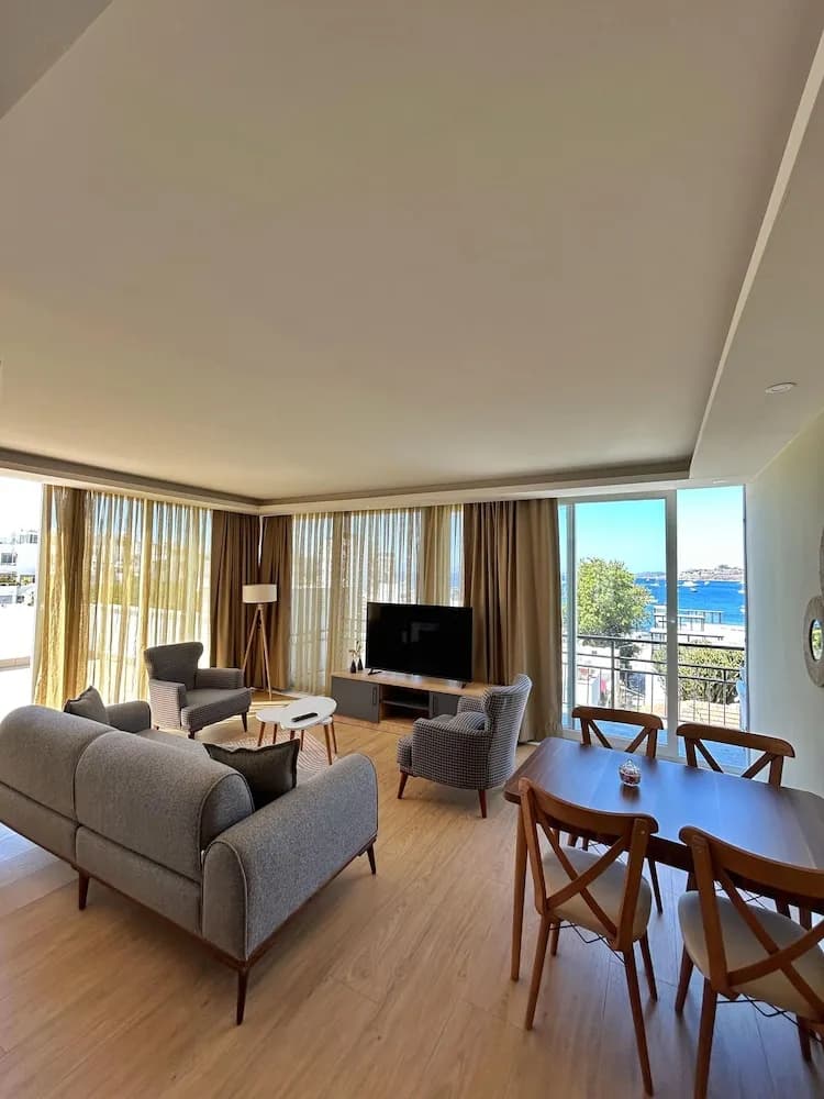 Loca Centre Suites