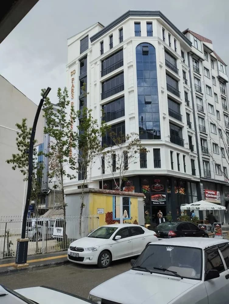 Konaklama yerinin ön cephesi