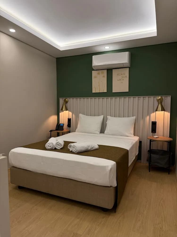 Red Castle Hotel & Pub