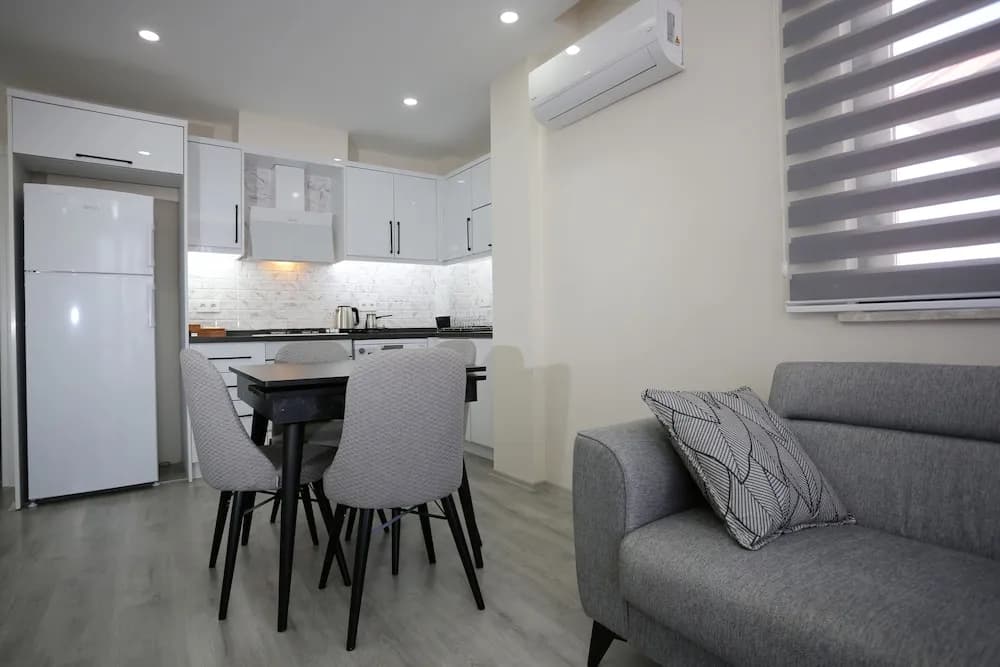 Bright House Apart