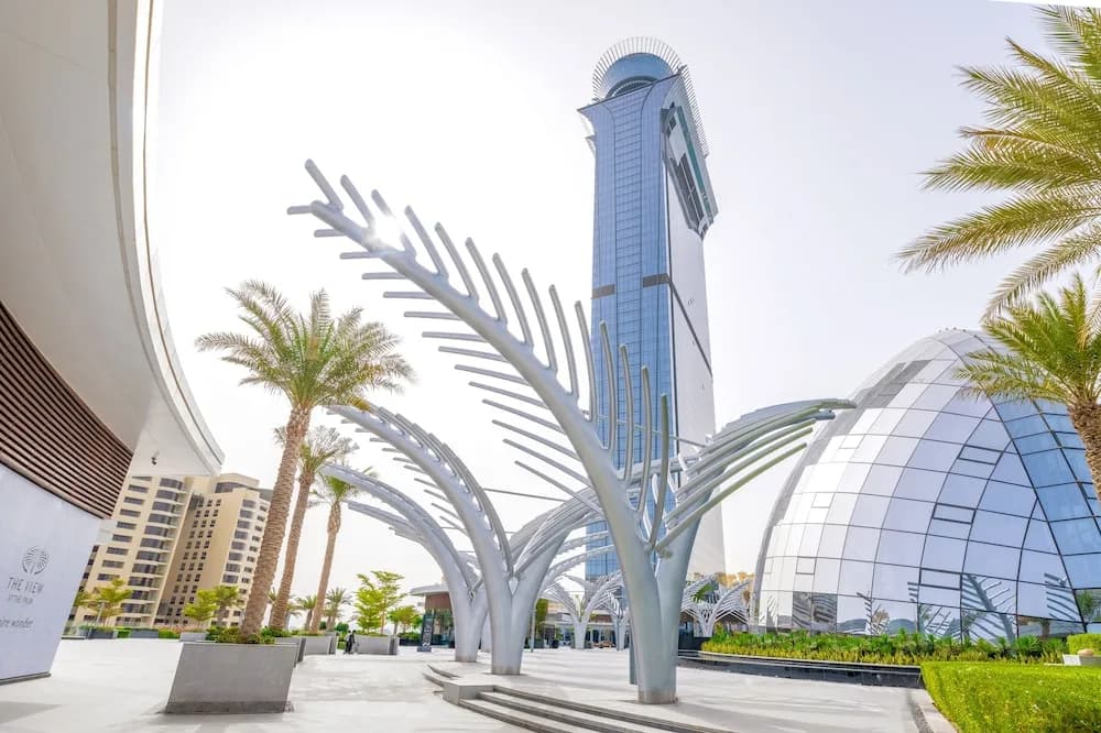 Ultra Luxury Palm Tower with Shared Hotel Facilities
