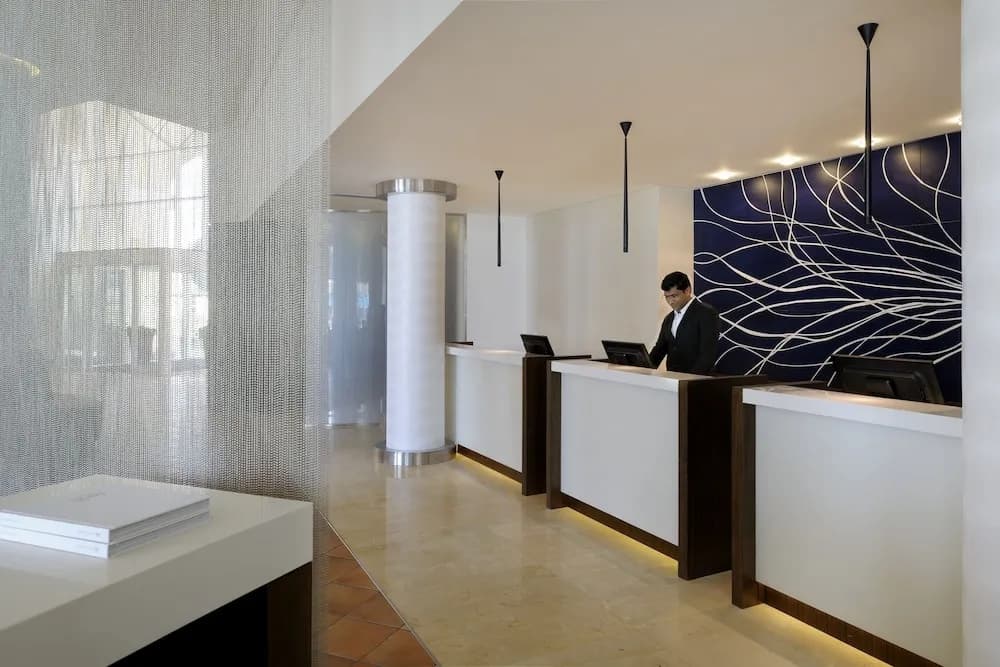 Millennium Lakeview Residence