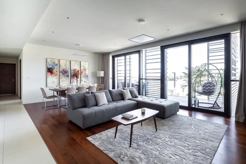 Upscale 3BR Apartment In Prime Location - City Walk