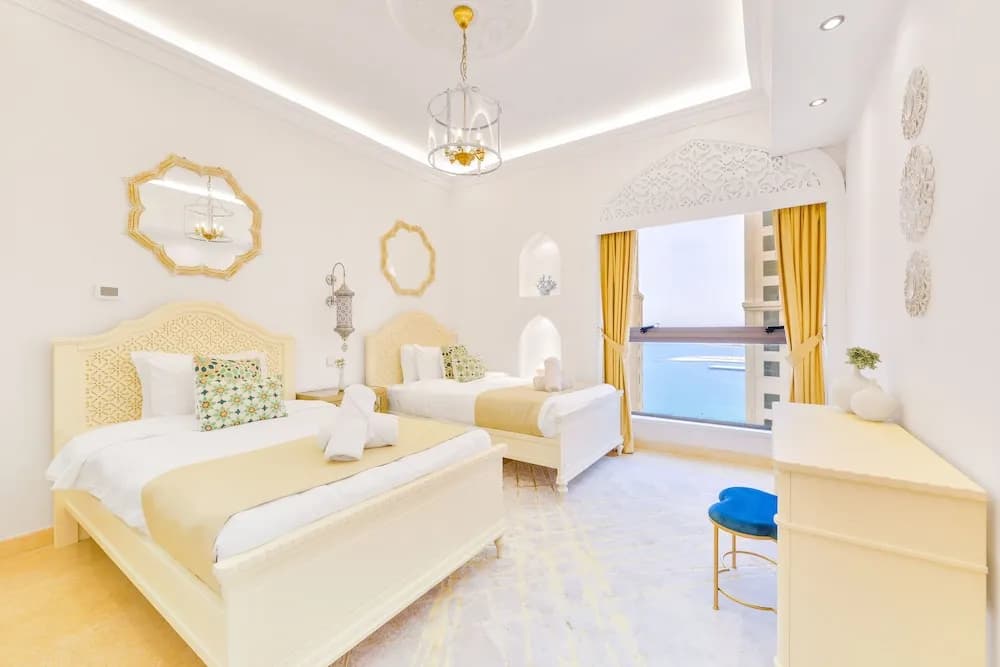 Luxury JBR Palace! - Sea View - Free Beach Resorts Access!