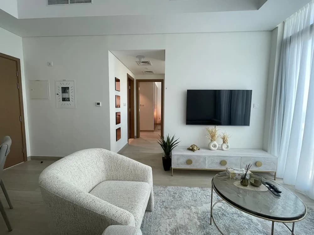 Azizi 1 BR Greek Views - 360 vacation