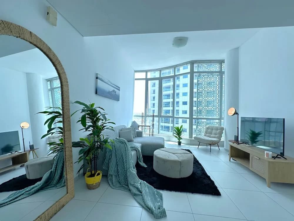 Amazing Roof Top Pool in Nice 1 BHK Flat