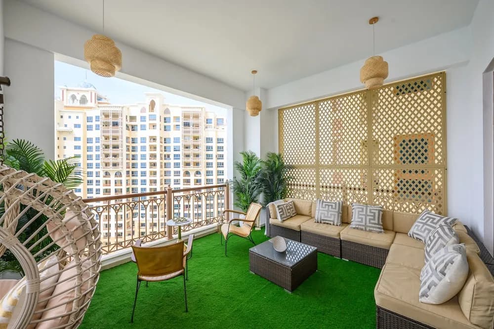 Maison Privee - High-End Palm Apt w/ Picturesque Seafront Views