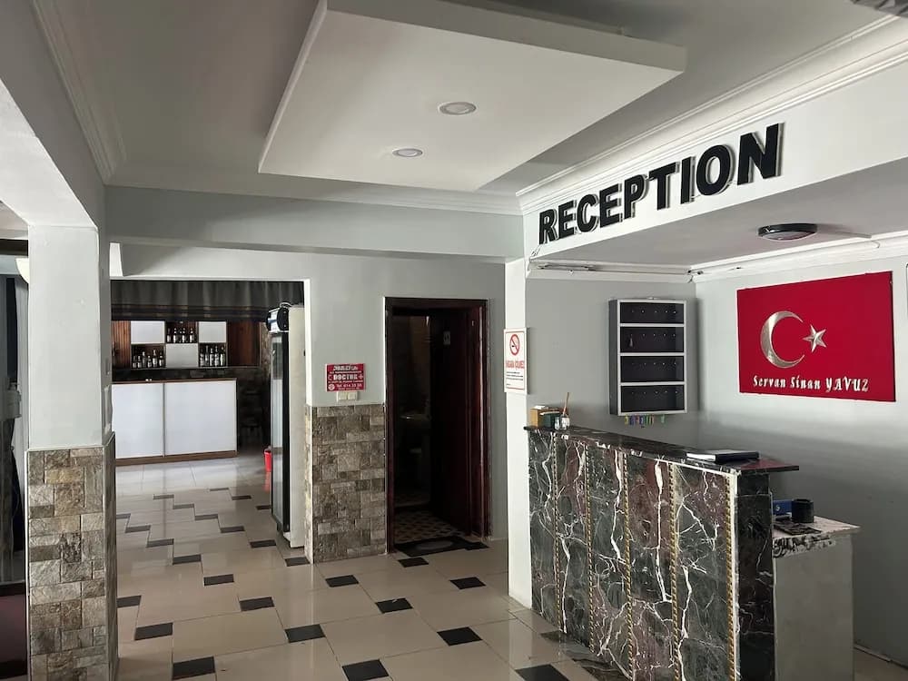 09 Royal Otel