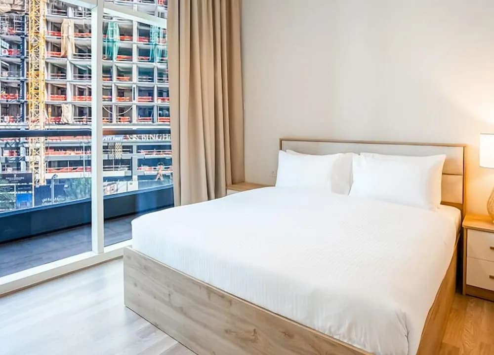 Homesgetaway-Cozy 1BR Bay Square Bldg. 9