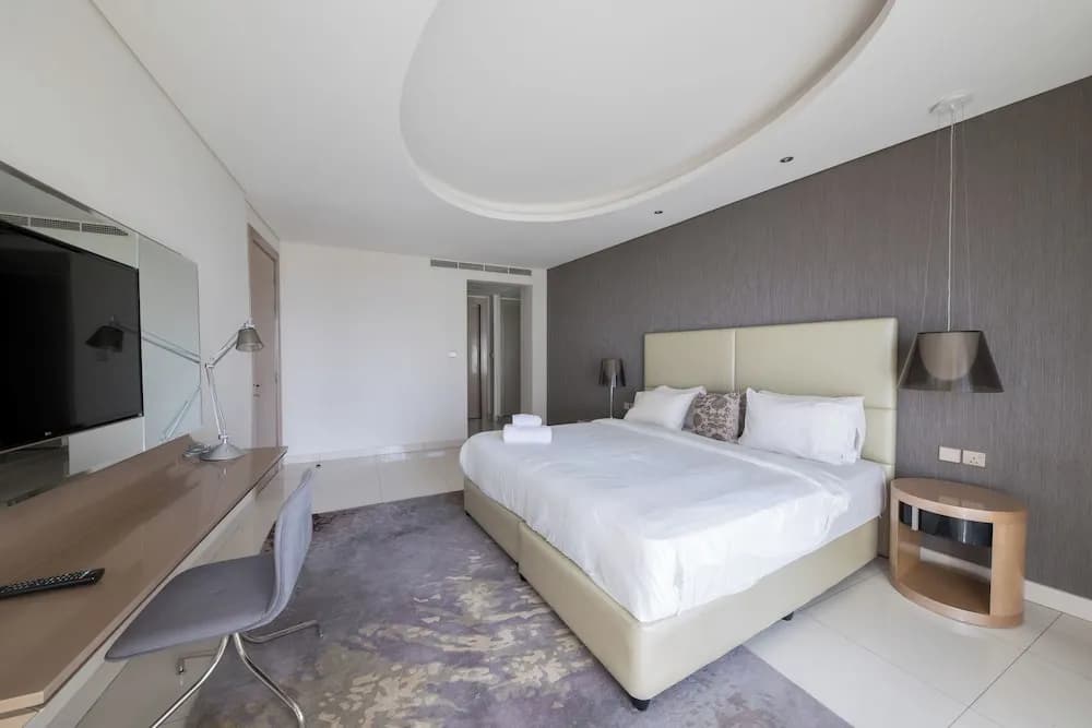 Cozy 1BR with balcony Damac Towers