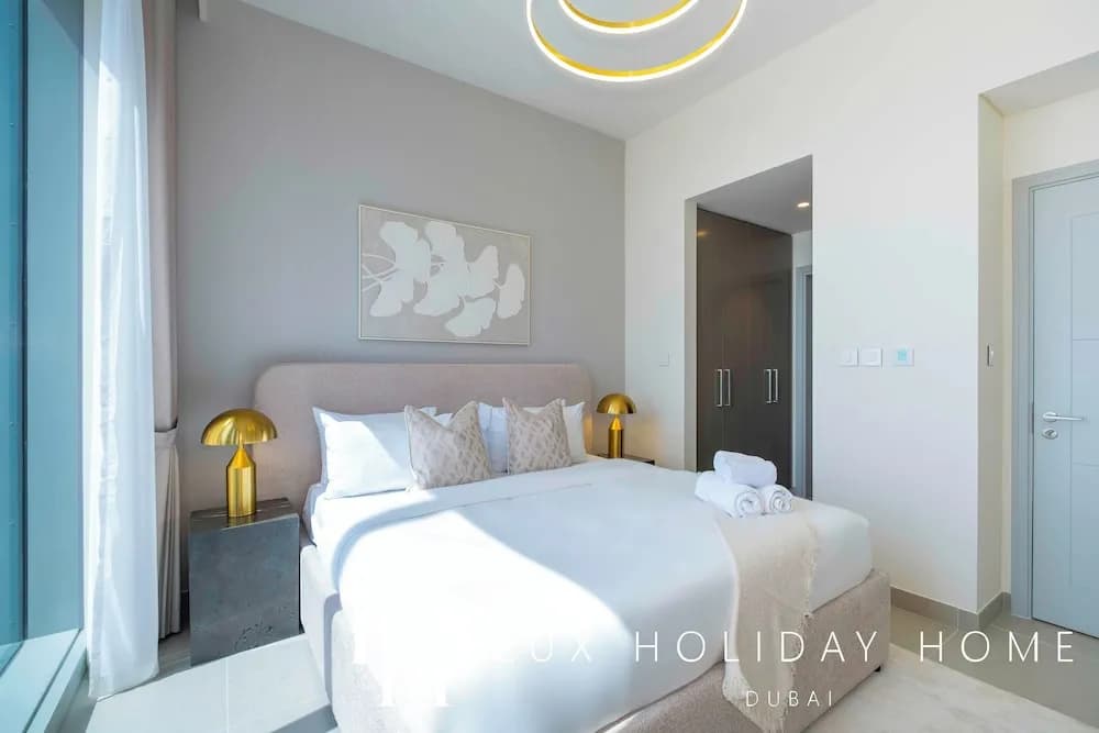 LUX The Downtown Sea View Suite
