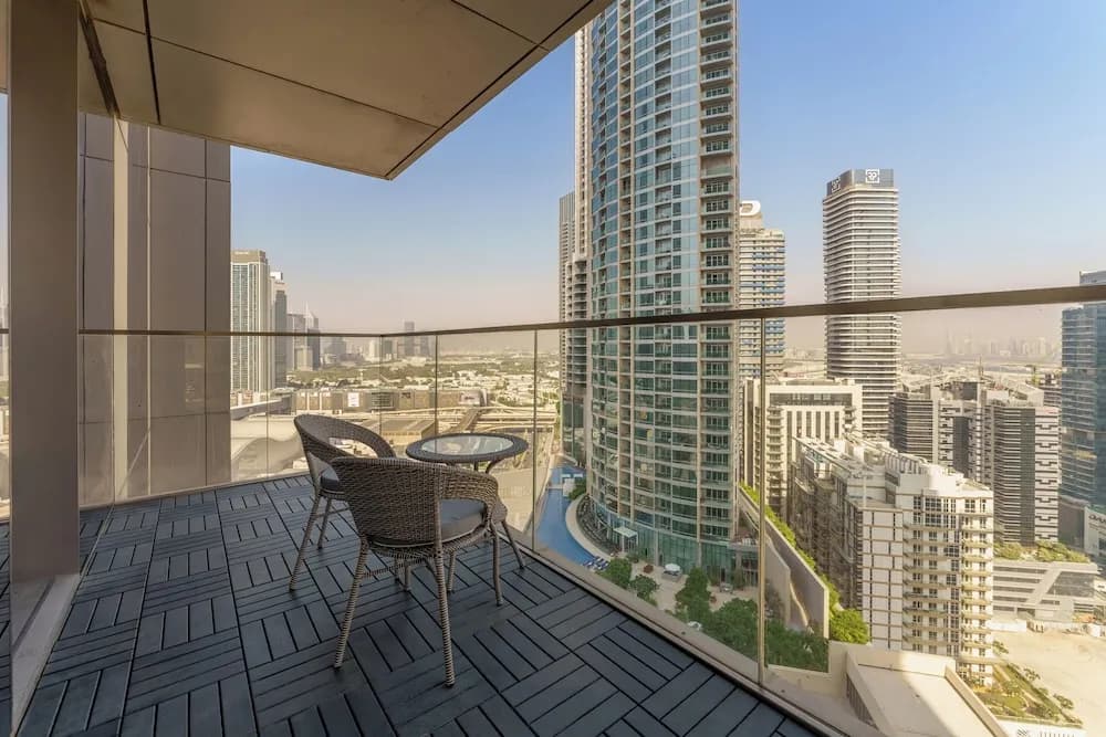 Maison Privee - Inviting Apt with Fabulous Dubai Canal & Skyline Vws