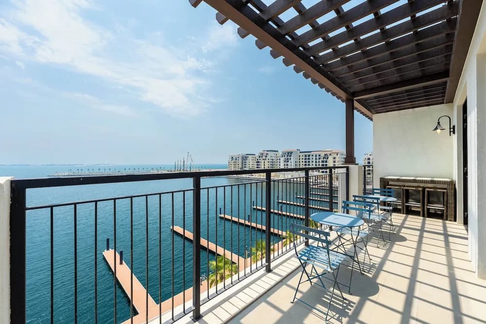 Maison Privee - Stunning Waterfront Apt w/ Open Sea Vws in La Mer