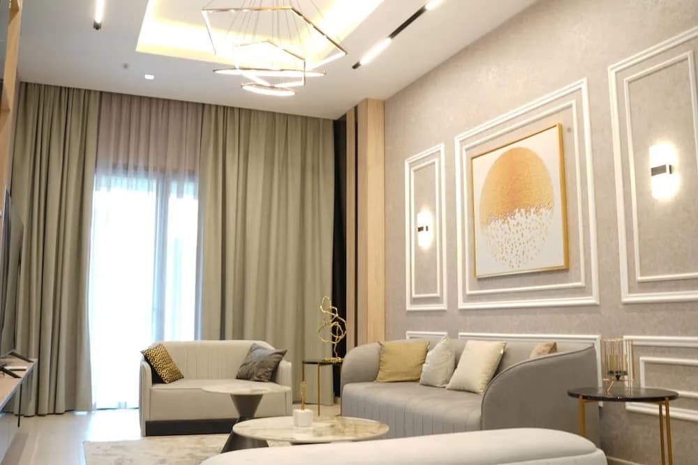 Stylish 1 BR for rent G005