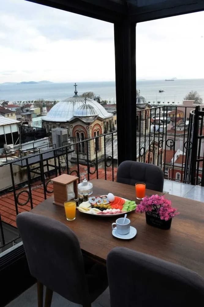 Kapalı Çarşı Yakınında Sabina Hotel