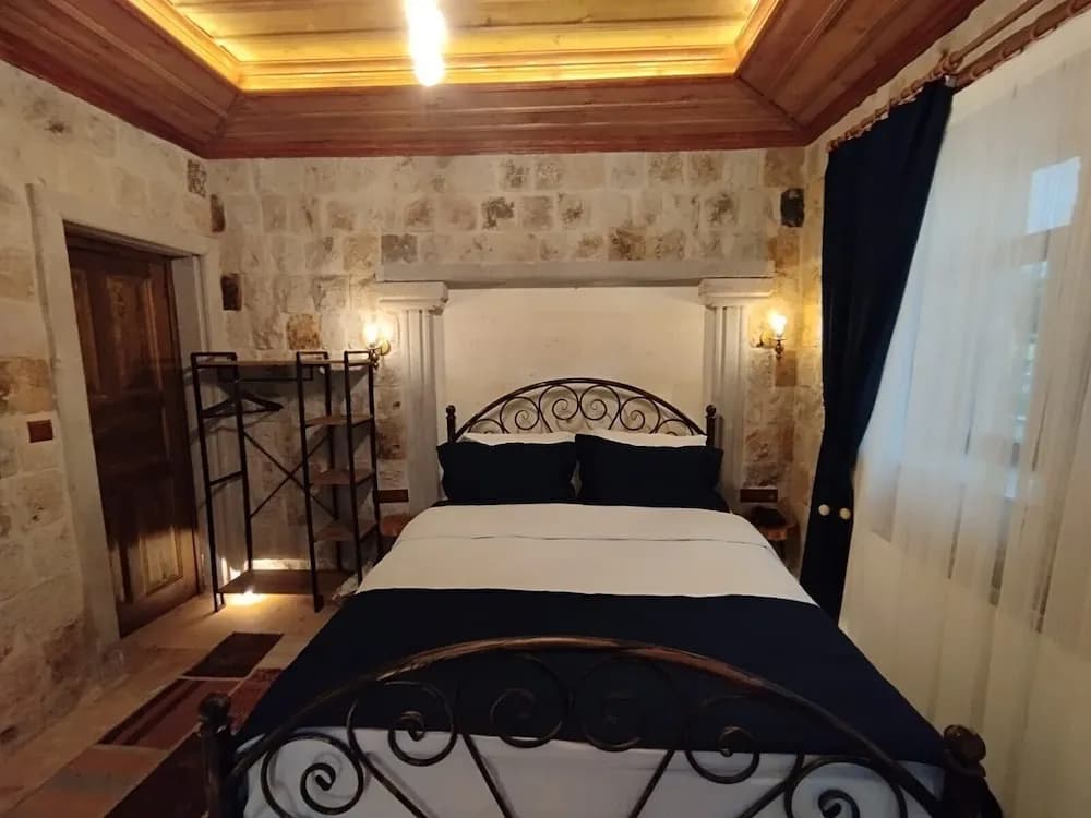 Yamak Stone House