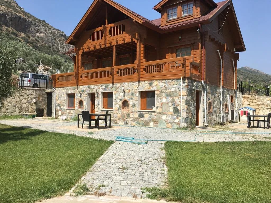 Natureland Efes Pension