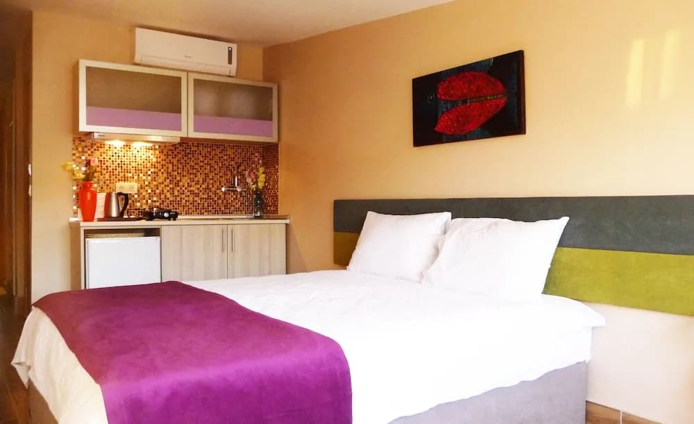 Apart 57, Taksim, Harbiye
