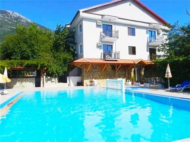 Star Hotel