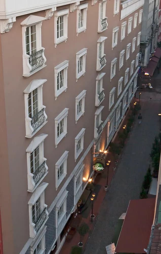 Hotel Sapphire
