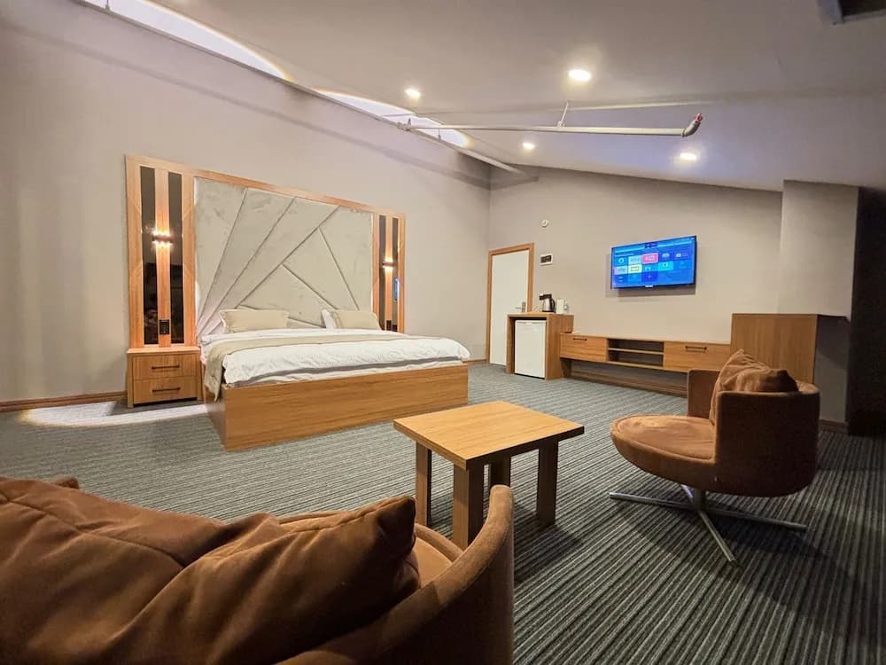 Vipinn Hotels