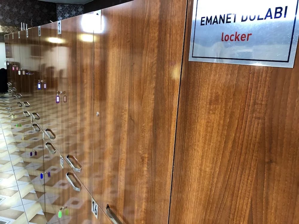 Emanet dolapları