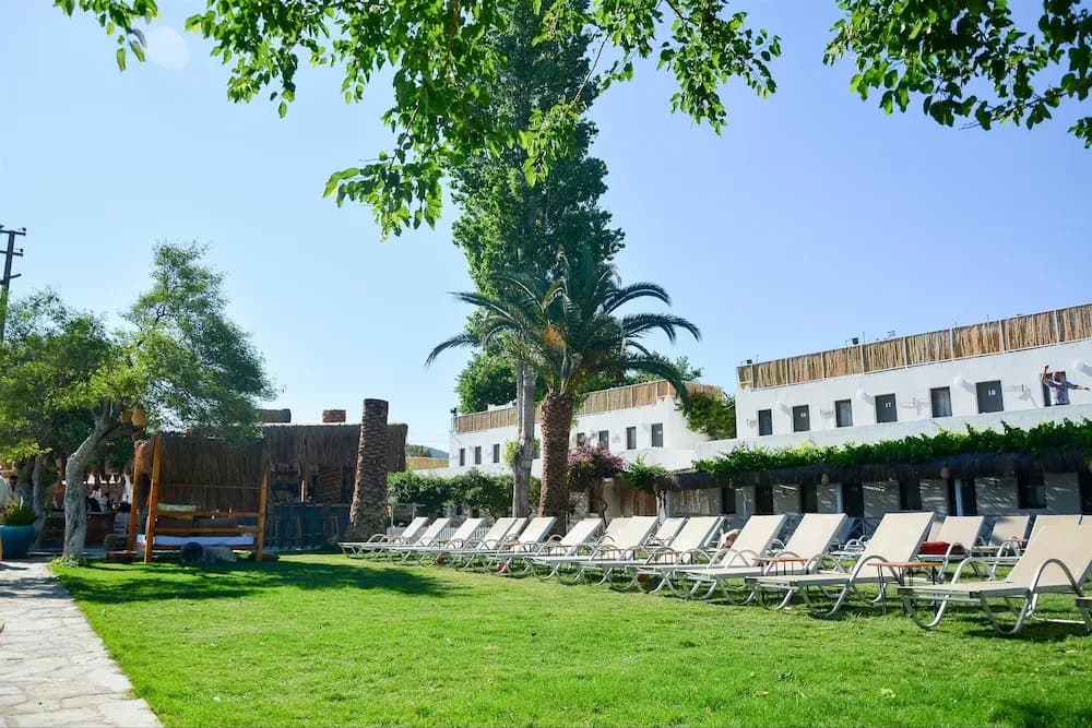 Daphnis Hotel