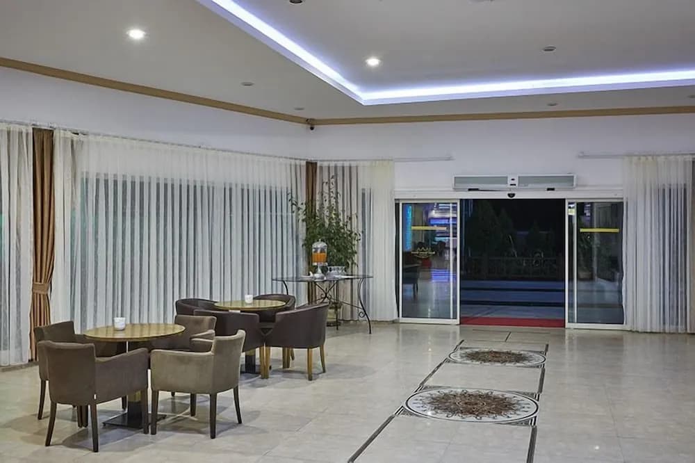 Royal Towers Resort