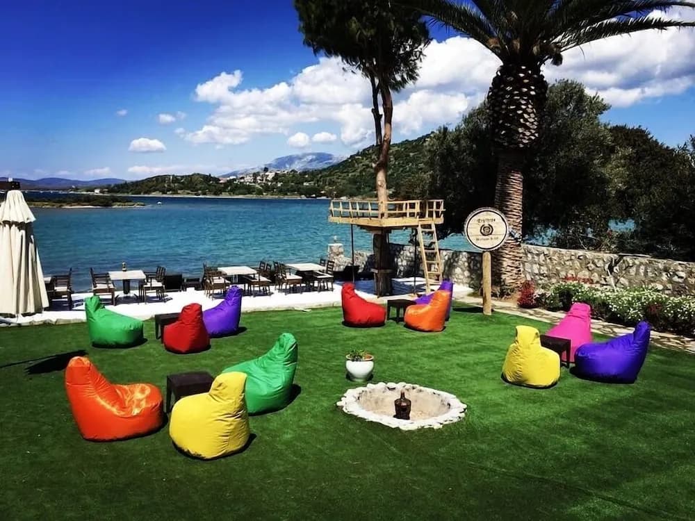 Erythros Boutique Hotel