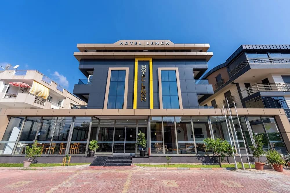 Lemon Hotel