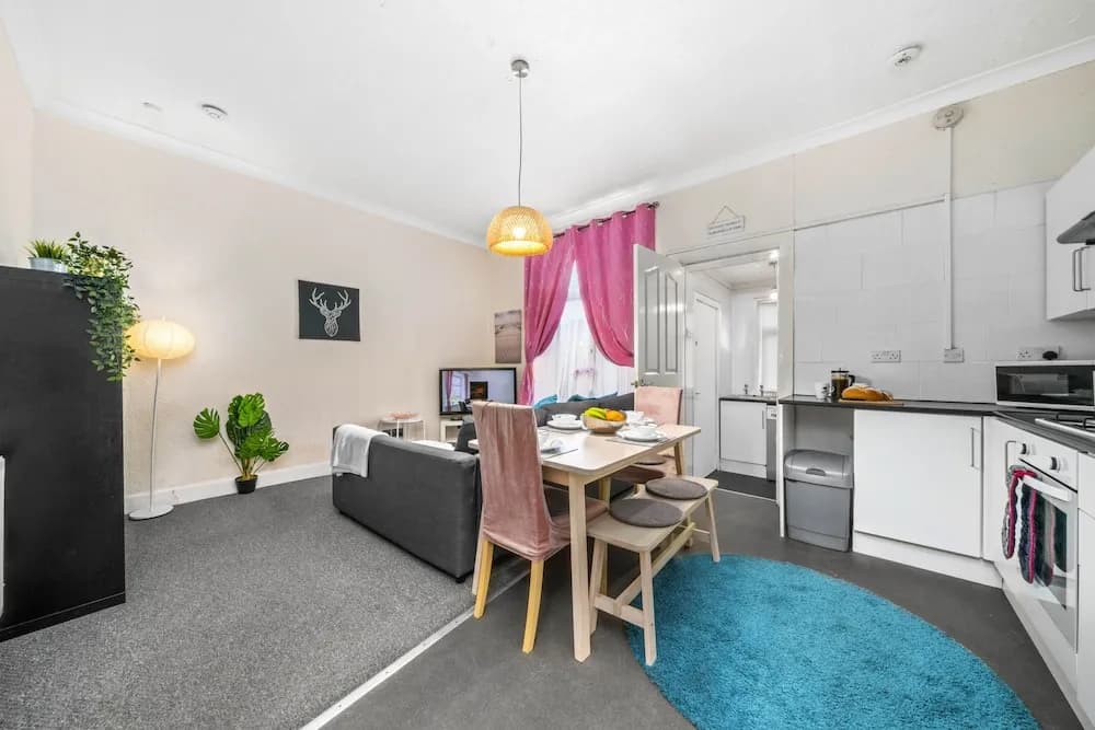 One Bedroom Apartment by Klass Living Serviced Accommodation Bellshill - Elmbank Street Apartment with WIFI and Parking