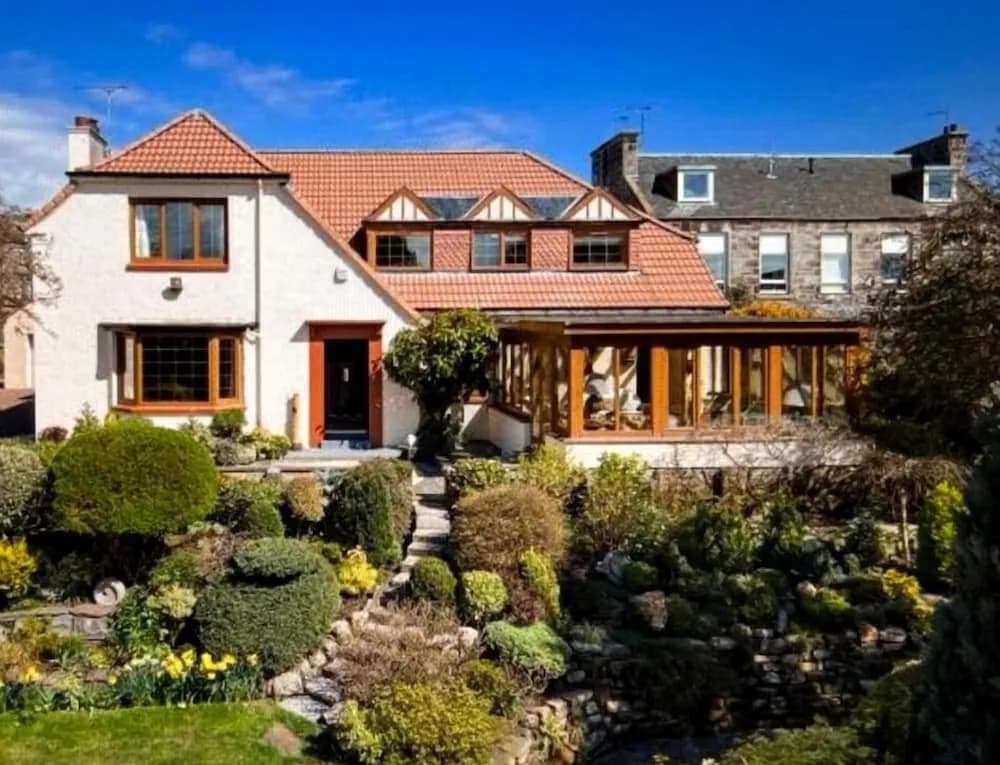 Ailim House Serviced Cottage
