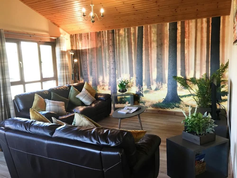 Silver Birch Lodge With Hot Tub Near Cupar, Fife
