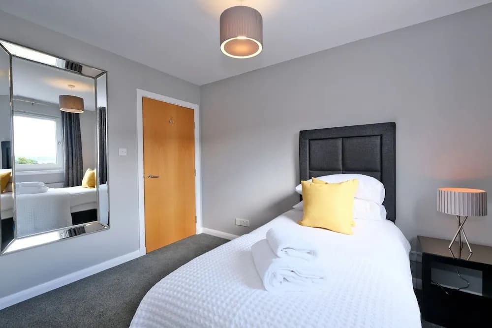 Bright and Spacious Home With a Balcony and City Views