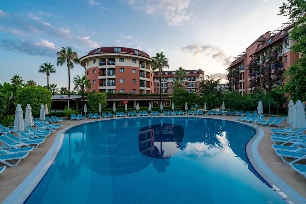Palmeras Beach Hotel