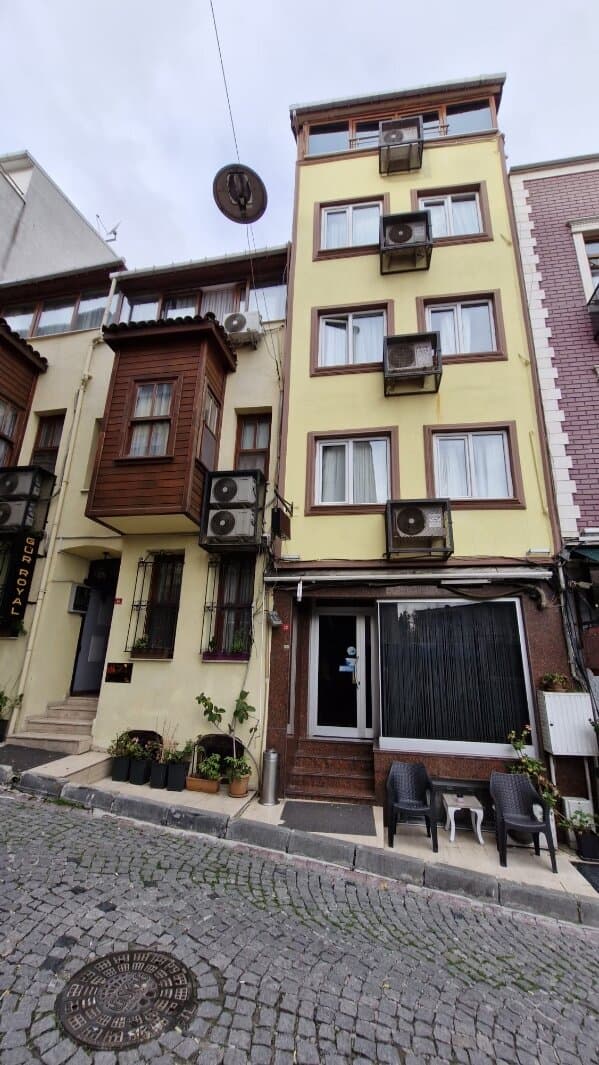 Gür Hotel