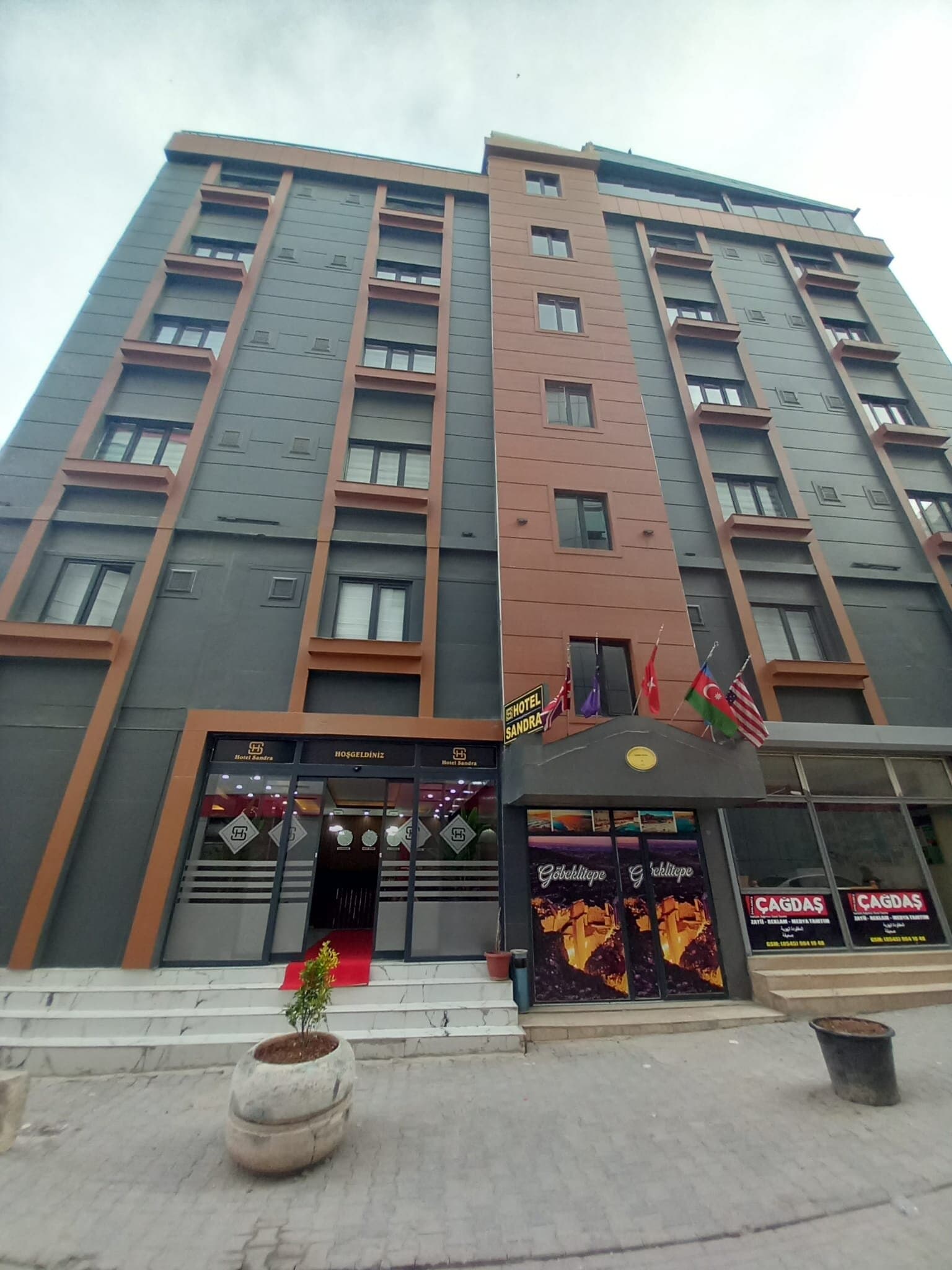Sandra Hotel