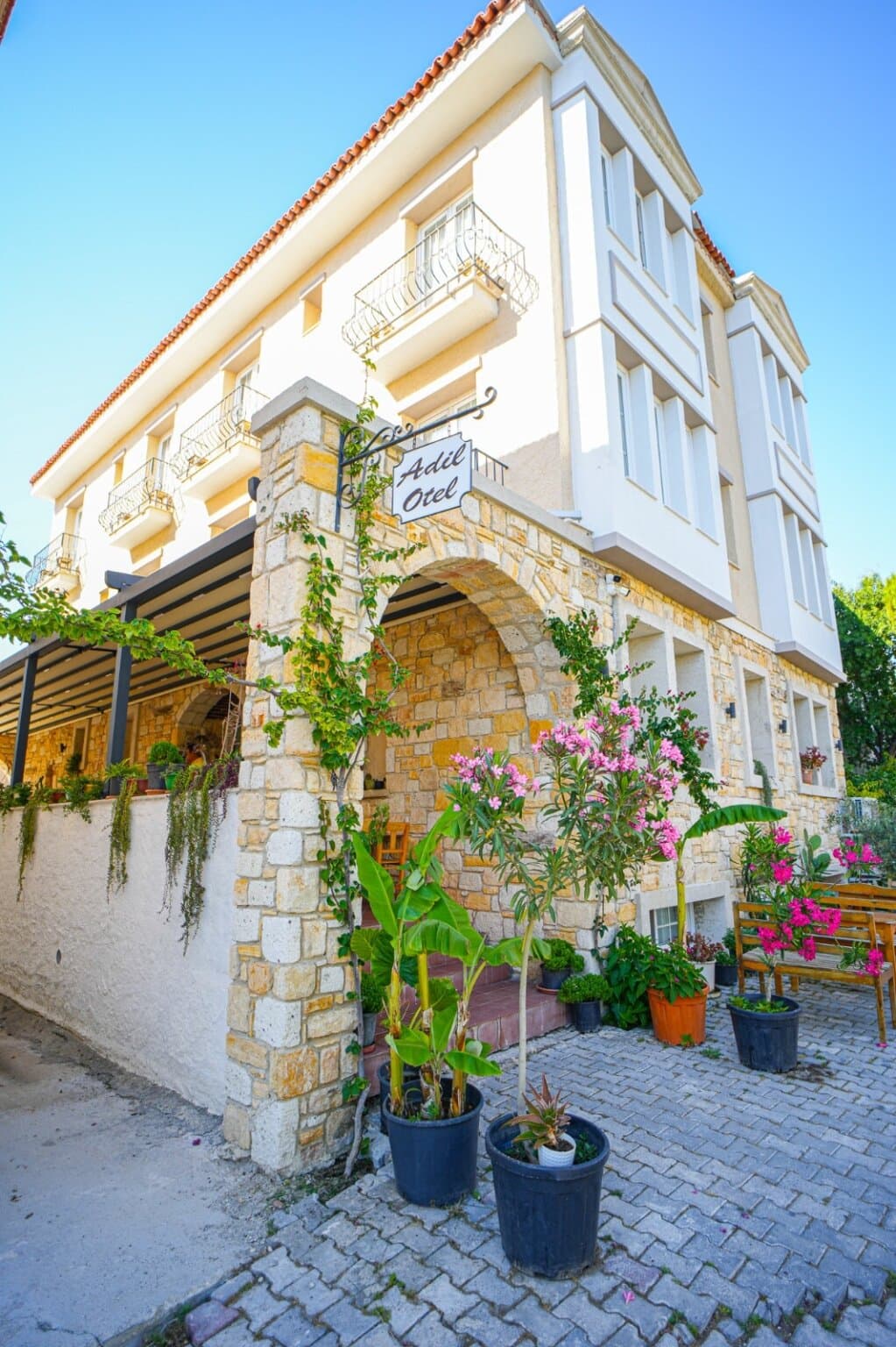 Adil Otel Çeşme