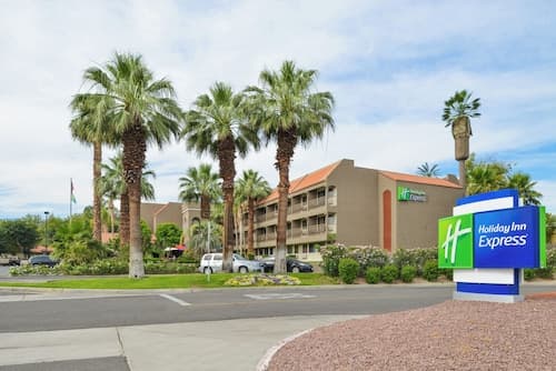 Holiday Inn Express Palm-Desert by IHG